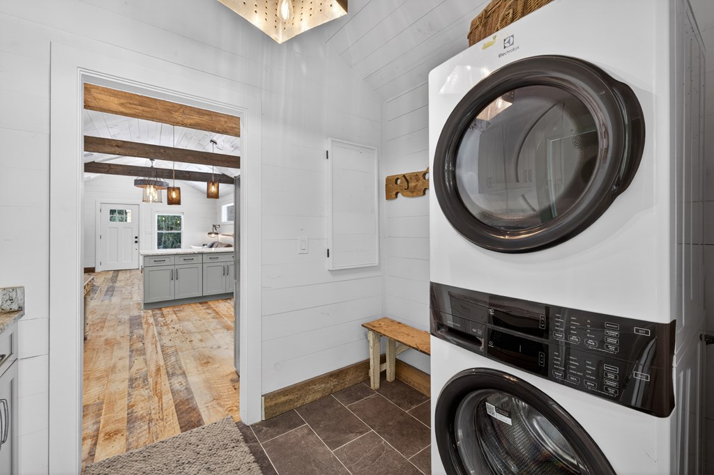 50 River Street Property Photo 19