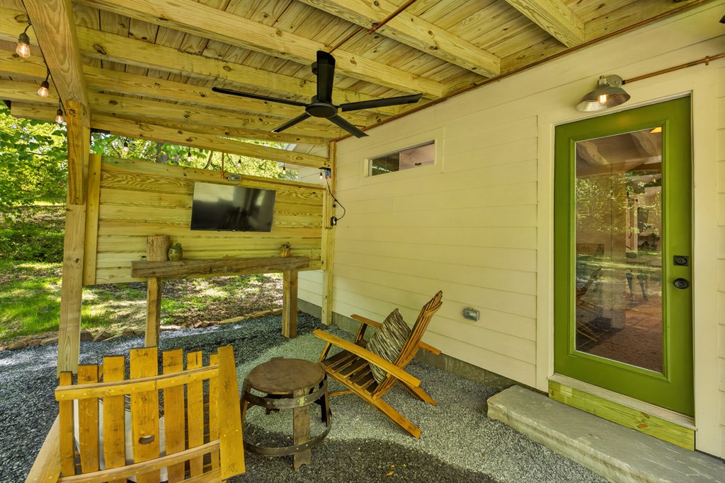 50 River Street Property Photo 20