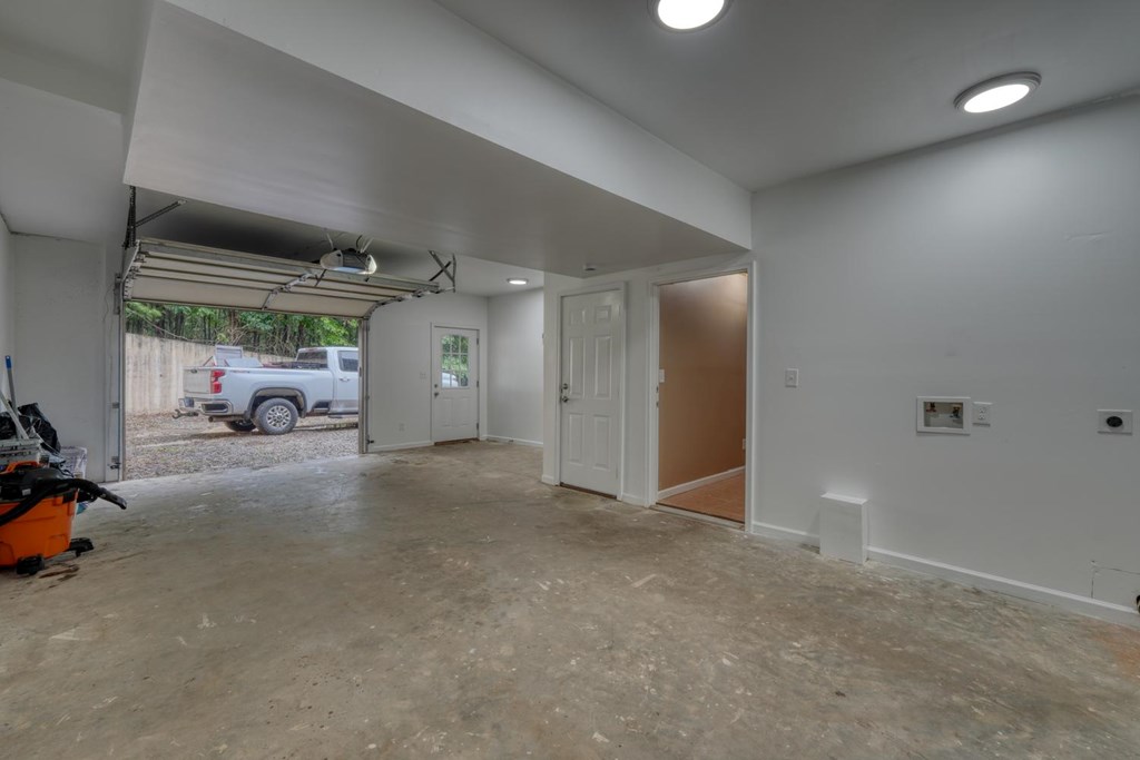 125 Big Foot Lane Property Photo 38
