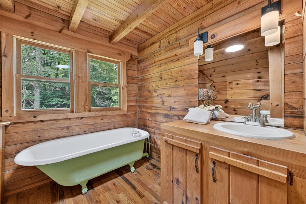 6162 Hardscrabble Road Property Photo 12