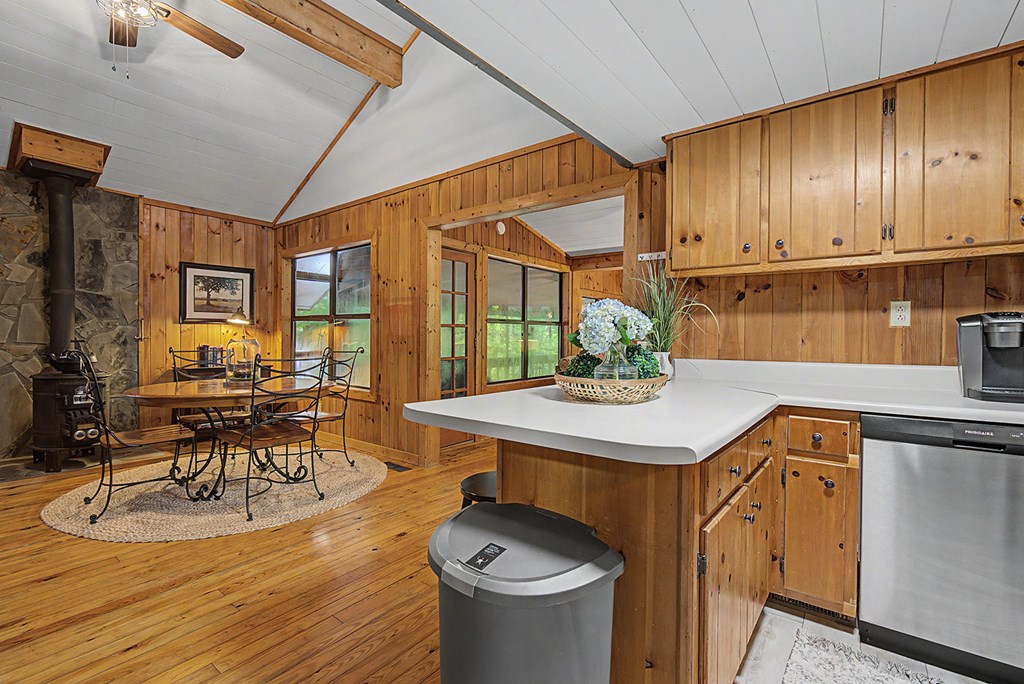 62 Whitewater Property Photo 7