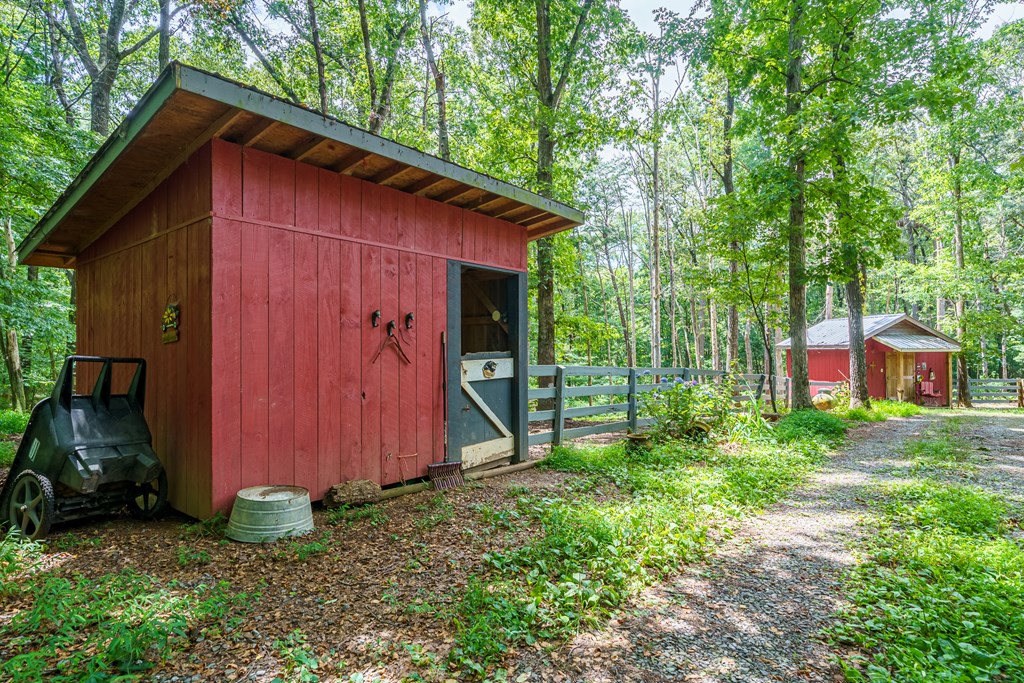237 Rusty Lady Ln Property Photo 7