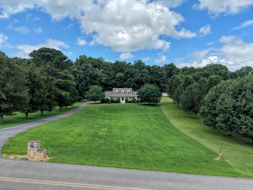 100 Colonsay Trace Property Photo 2