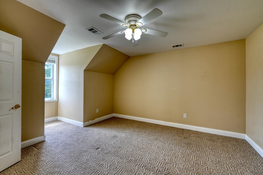 100 Colonsay Trace Property Photo 27