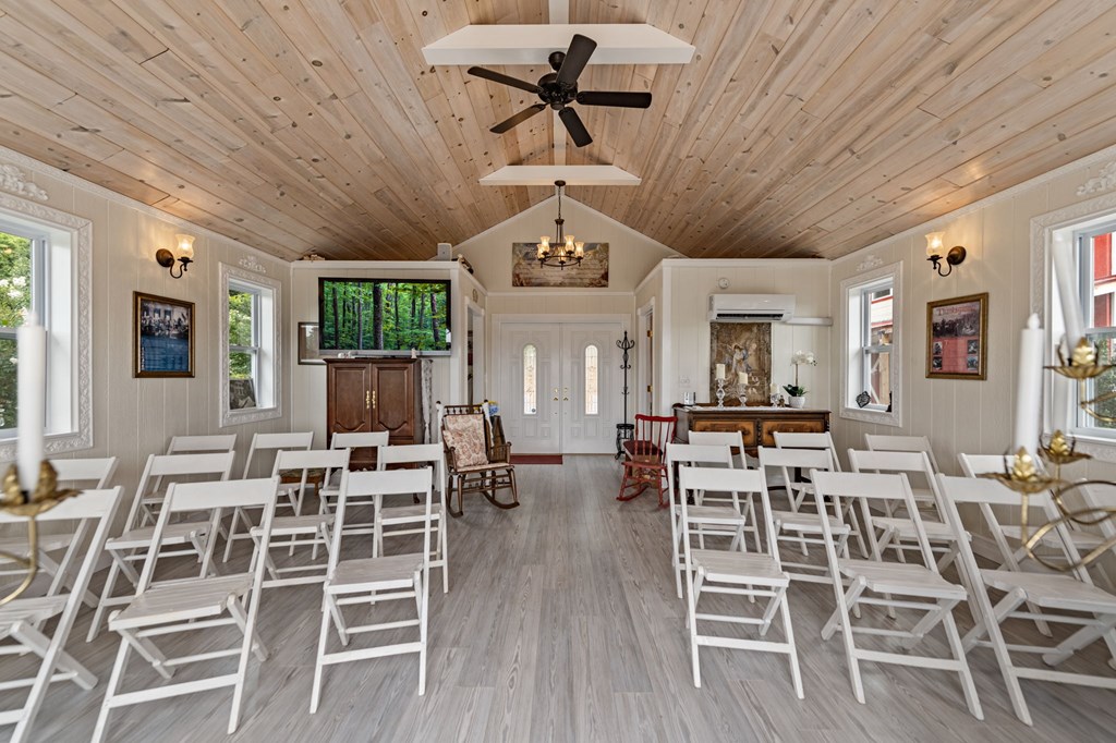 53 Fox Run Property Photo 13