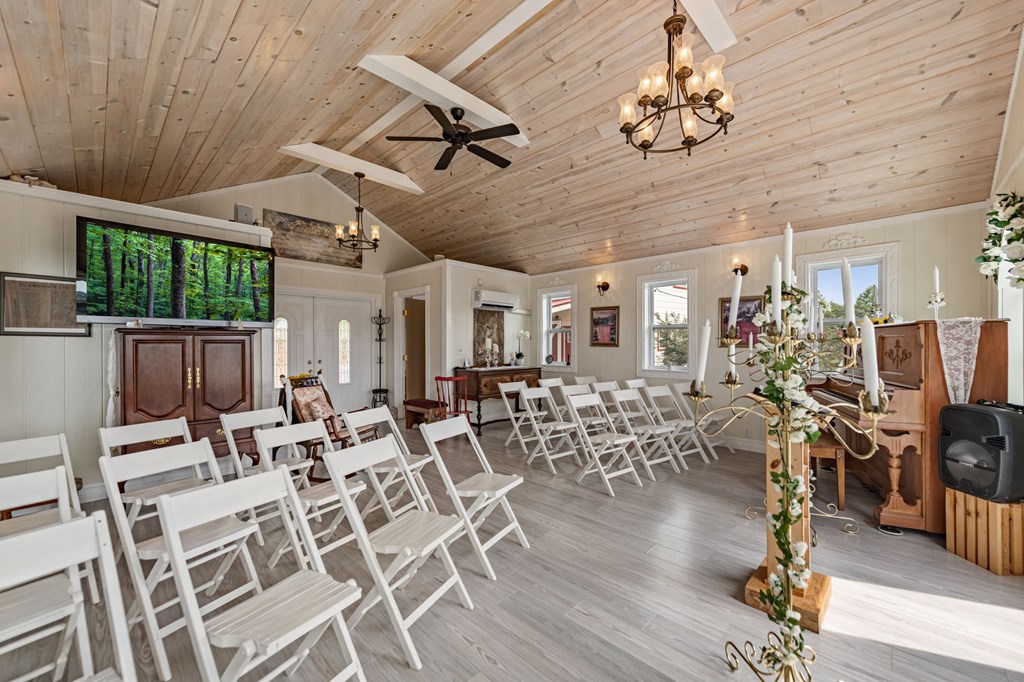 53 Fox Run Property Photo 14