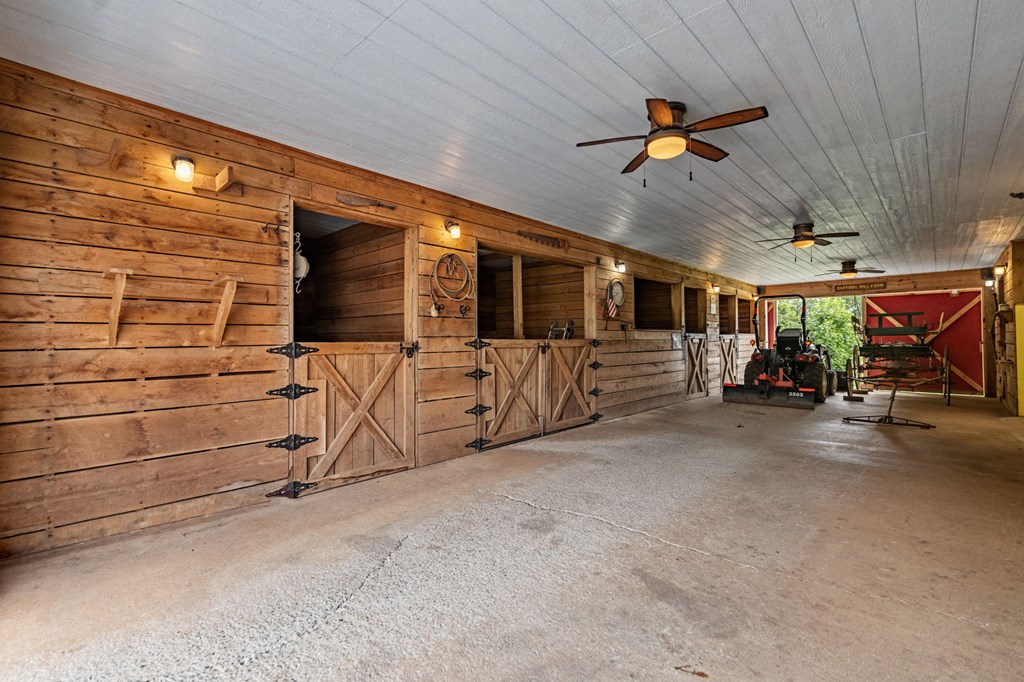 53 Fox Run Property Photo 32