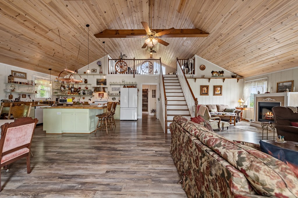 53 Fox Run Property Photo 42