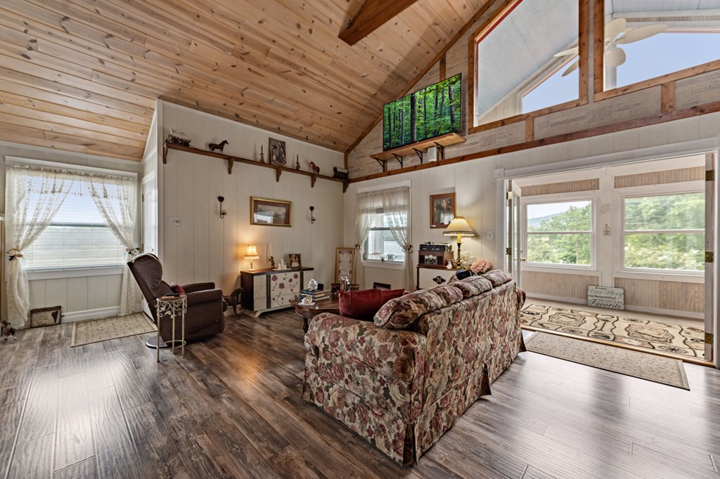 53 Fox Run Property Photo 44