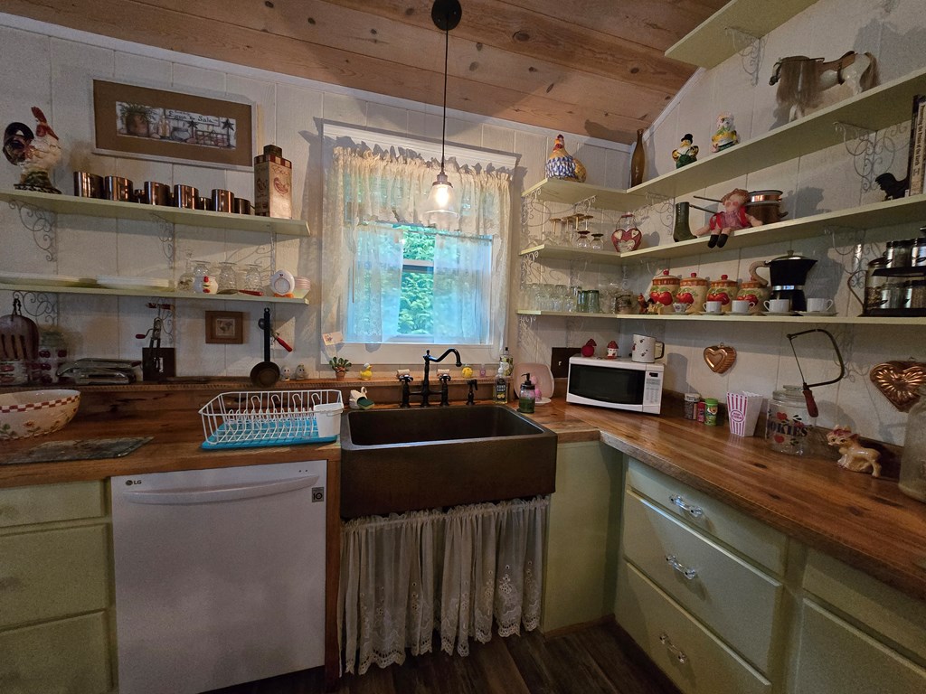 53 Fox Run Property Photo 49