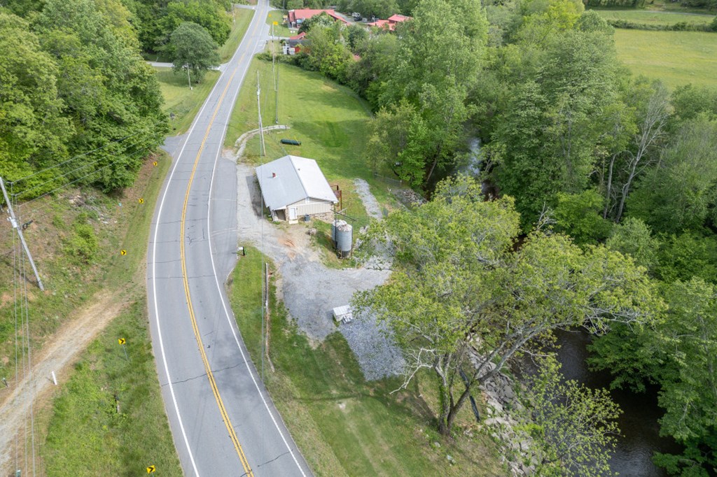 4494 Gainesville Hwy Property Photo 46