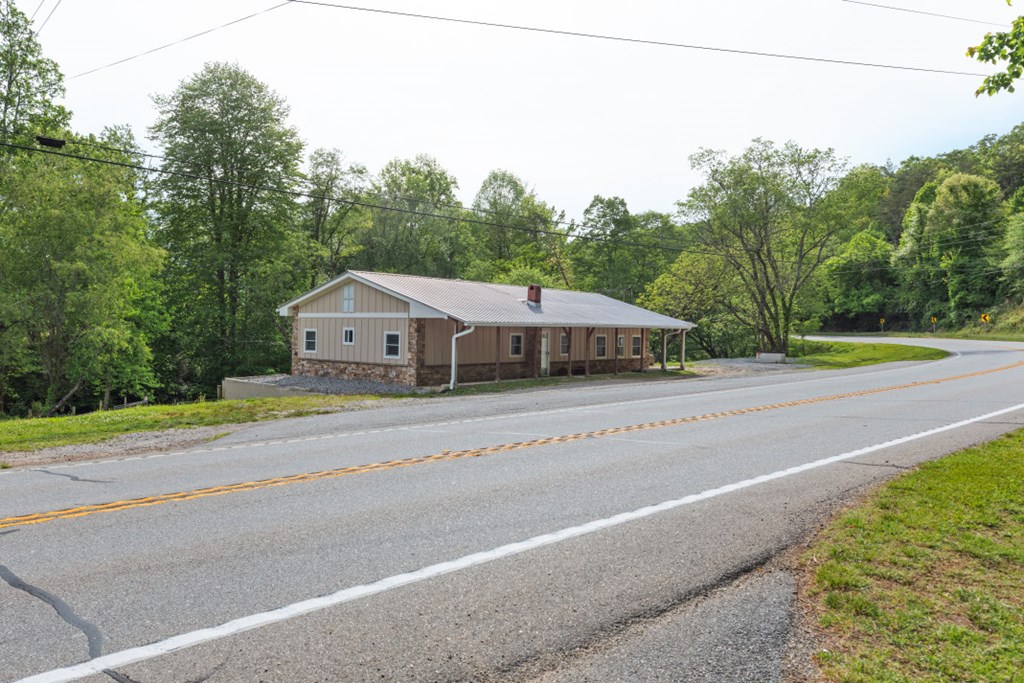 4494 Gainesville Hwy Property Photo 57