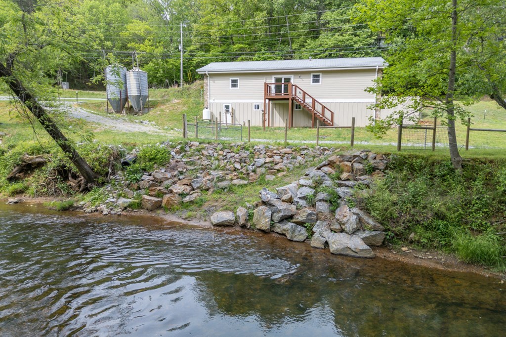 4494 Gainesville Hwy Property Photo 15