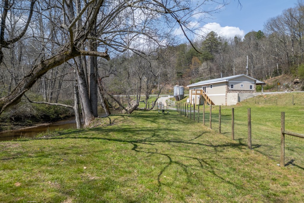 4494 Gainesville Hwy Property Photo 16