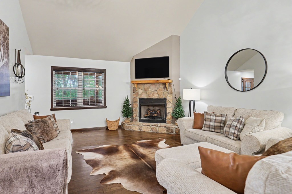 147 Midnight Road Property Photo 8