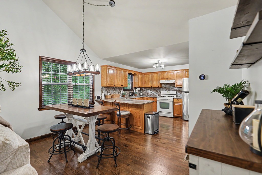 147 Midnight Road Property Photo 10