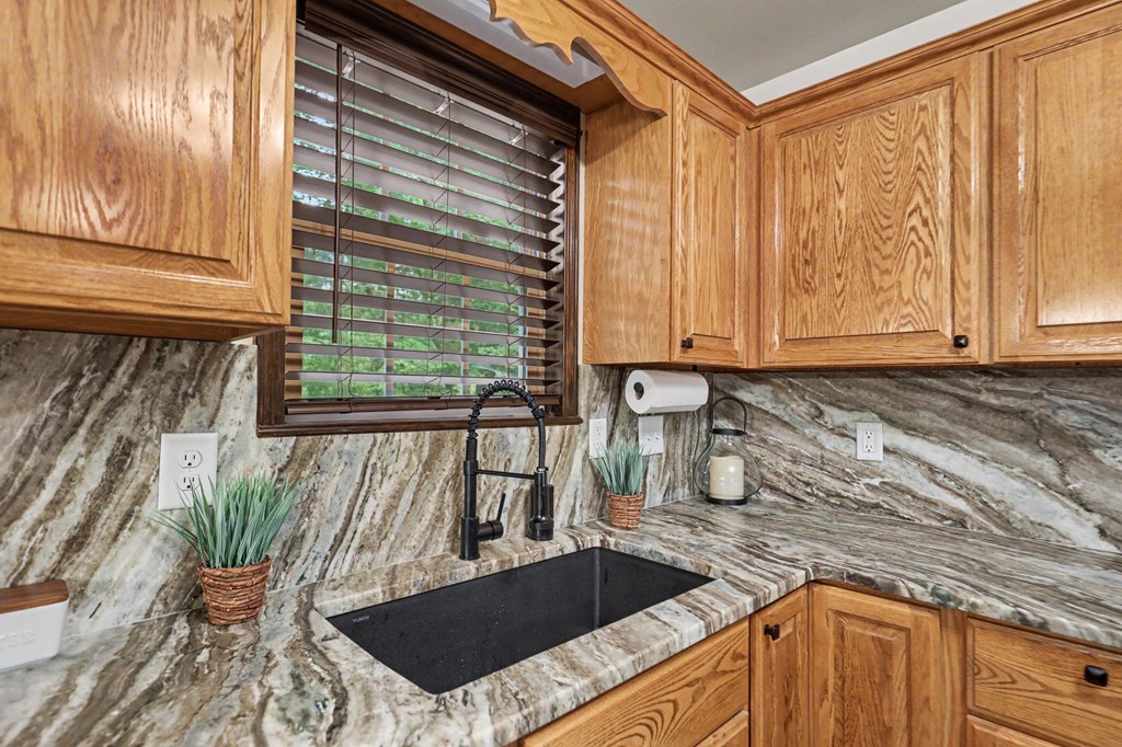 147 Midnight Road Property Photo 11