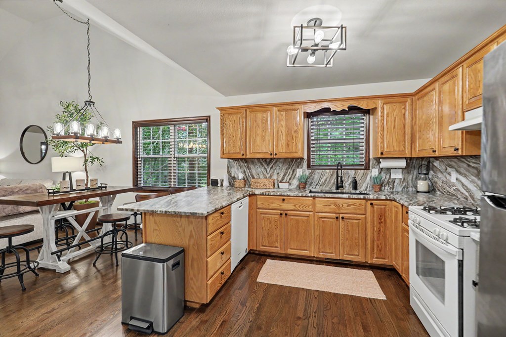 147 Midnight Road Property Photo 14