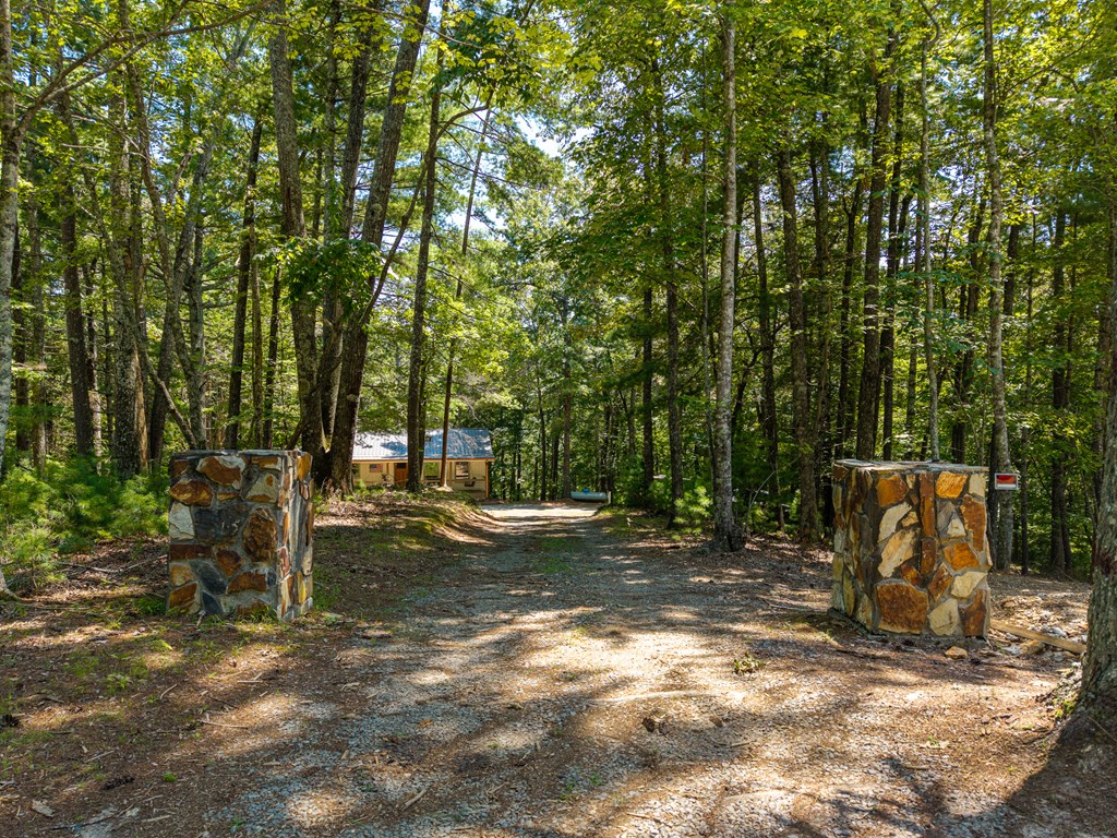115 Doe Run Property Photo 33