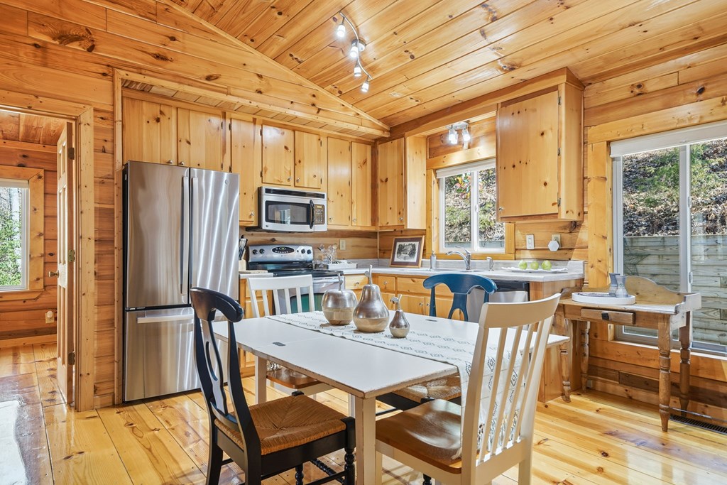 266 Chimney Rock Road Property Photo 11