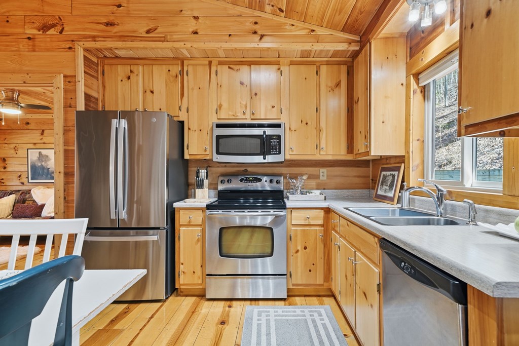 266 Chimney Rock Road Property Photo 13