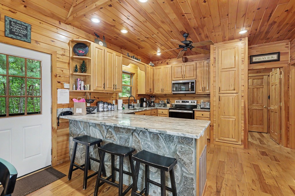 1259 My Mountain Road Property Photo 15