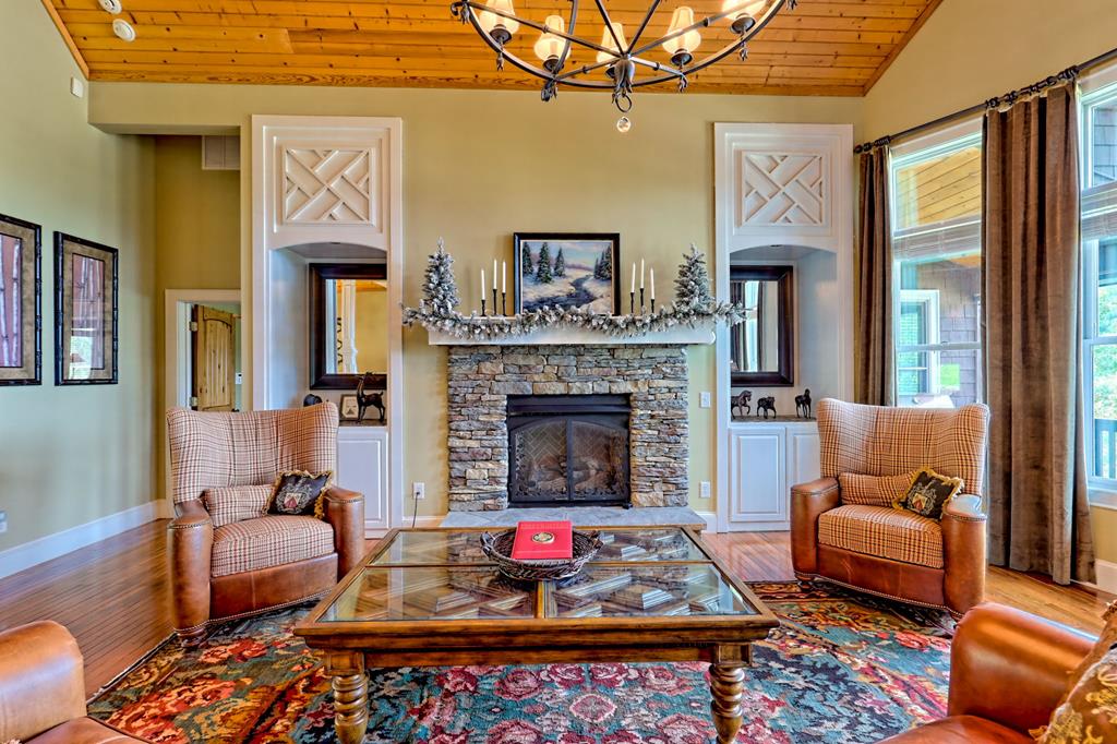 340 Autumn Trail Property Photo 9