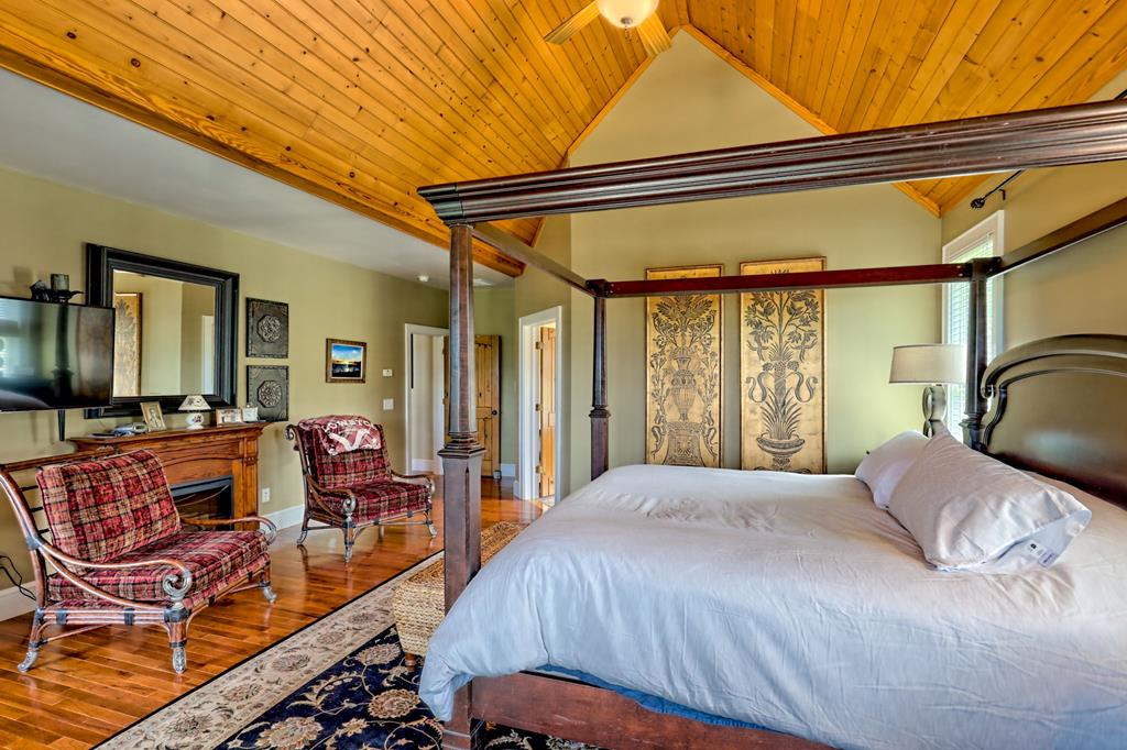 340 Autumn Trail Property Photo 16