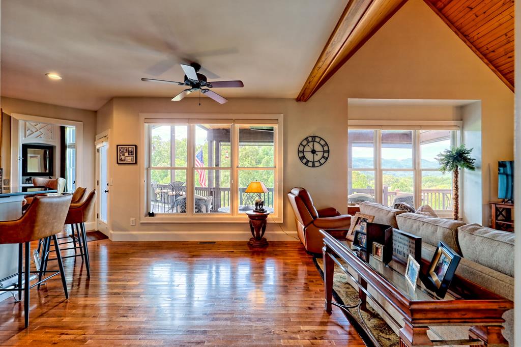 340 Autumn Trail Property Photo 33