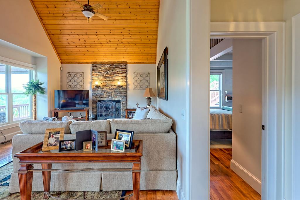 340 Autumn Trail Property Photo 40
