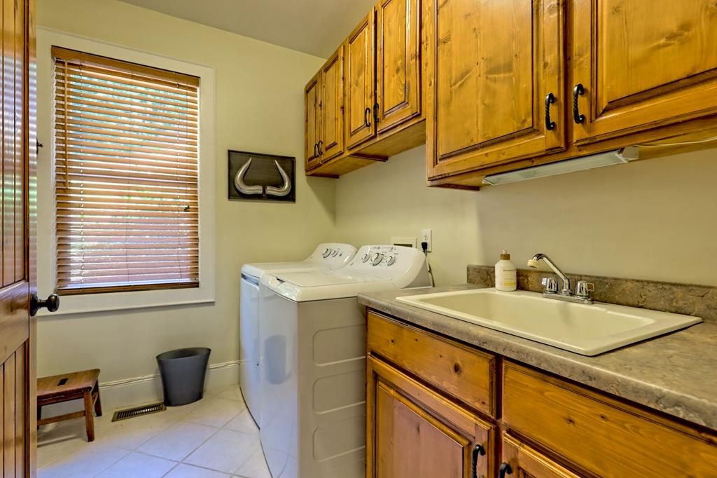 340 Autumn Trail Property Photo 46