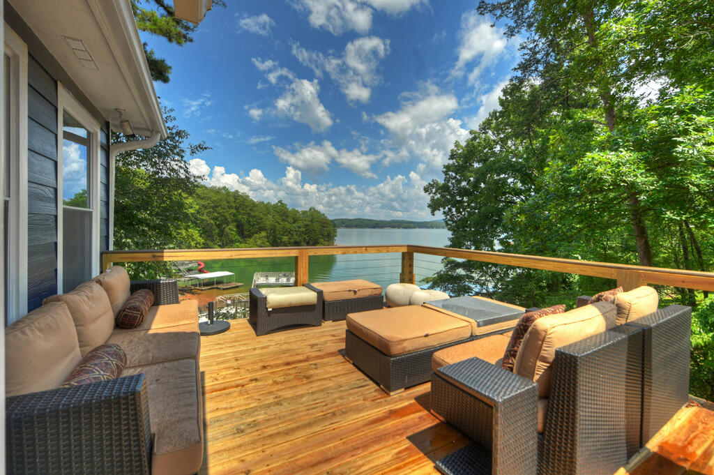 209 Marina Drive Property Photo 1