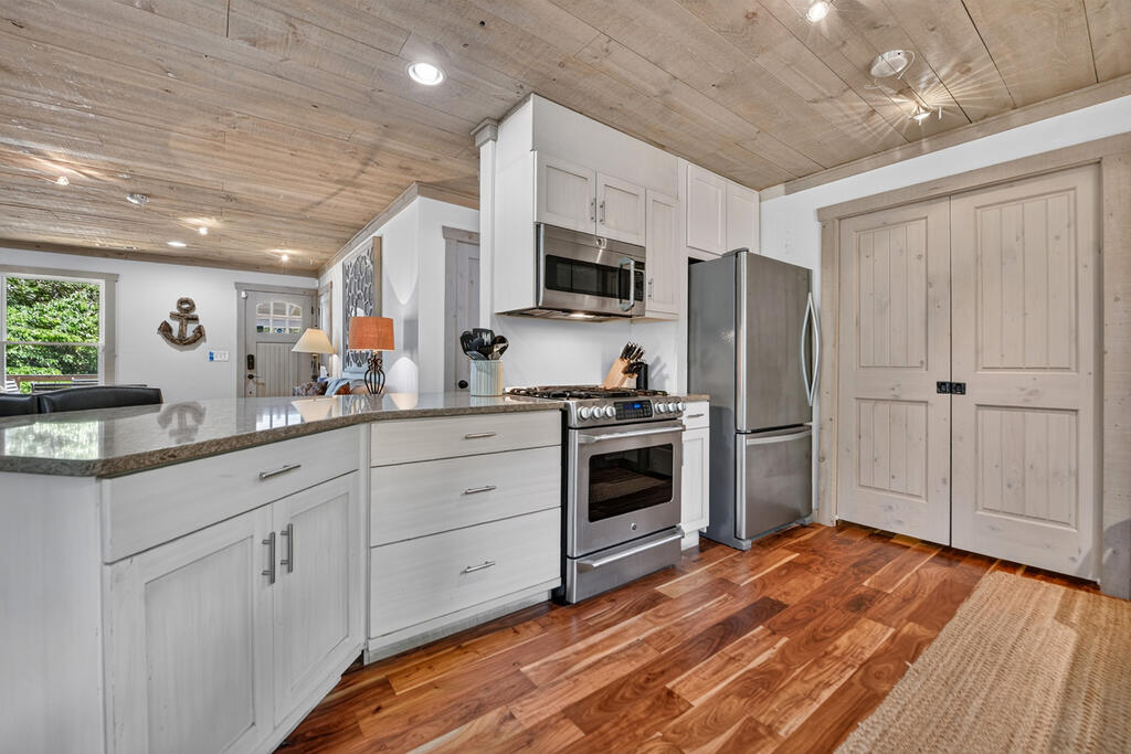 209 Marina Drive Property Photo 35