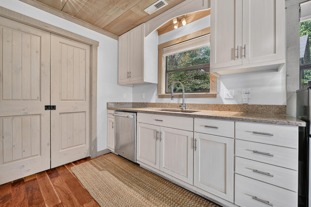 209 Marina Drive Property Photo 36