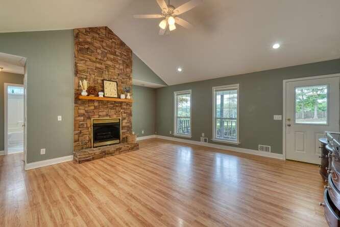 490 Copperhead Road Property Photo 4