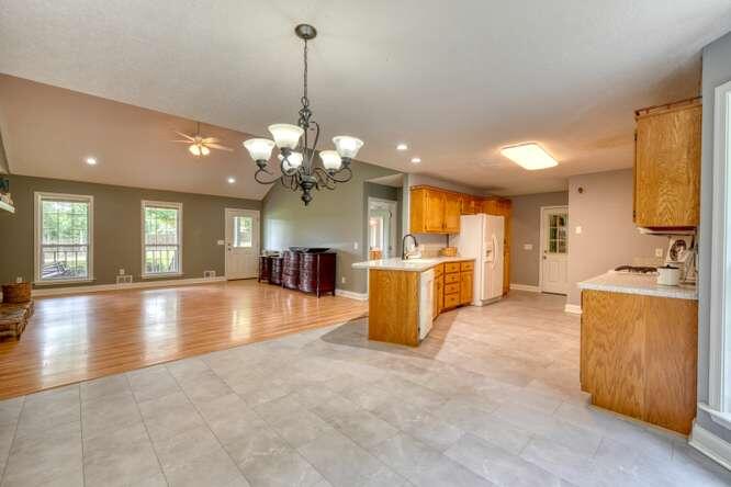 490 Copperhead Road Property Photo 11