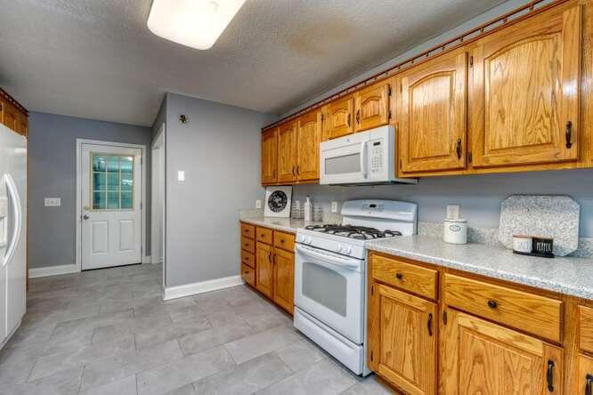 490 Copperhead Road Property Photo 12