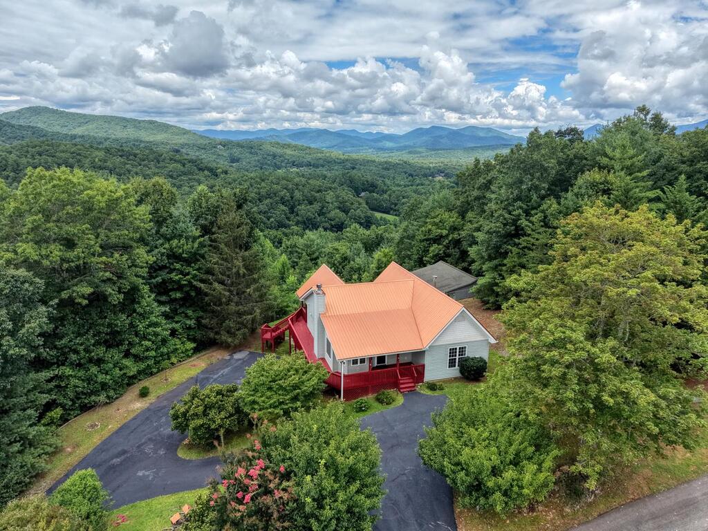 27 Sky High Drive Property Photo 3