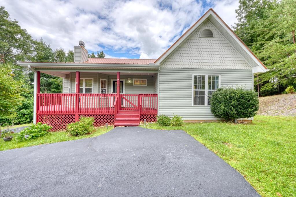 27 Sky High Drive Property Photo 4