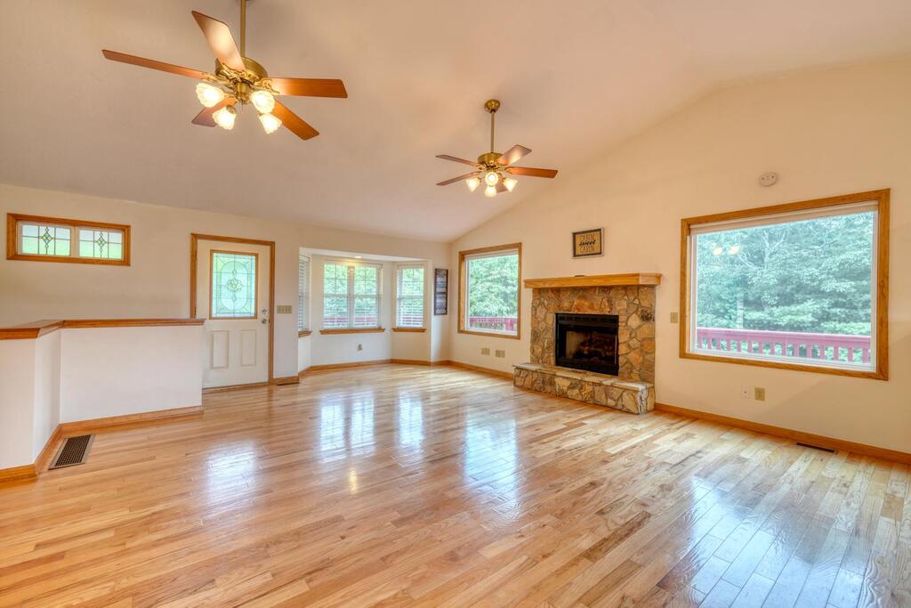 27 Sky High Drive Property Photo 12
