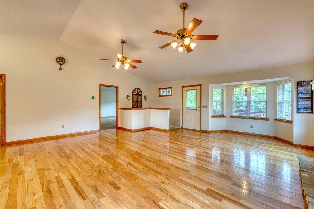 27 Sky High Drive Property Photo 13