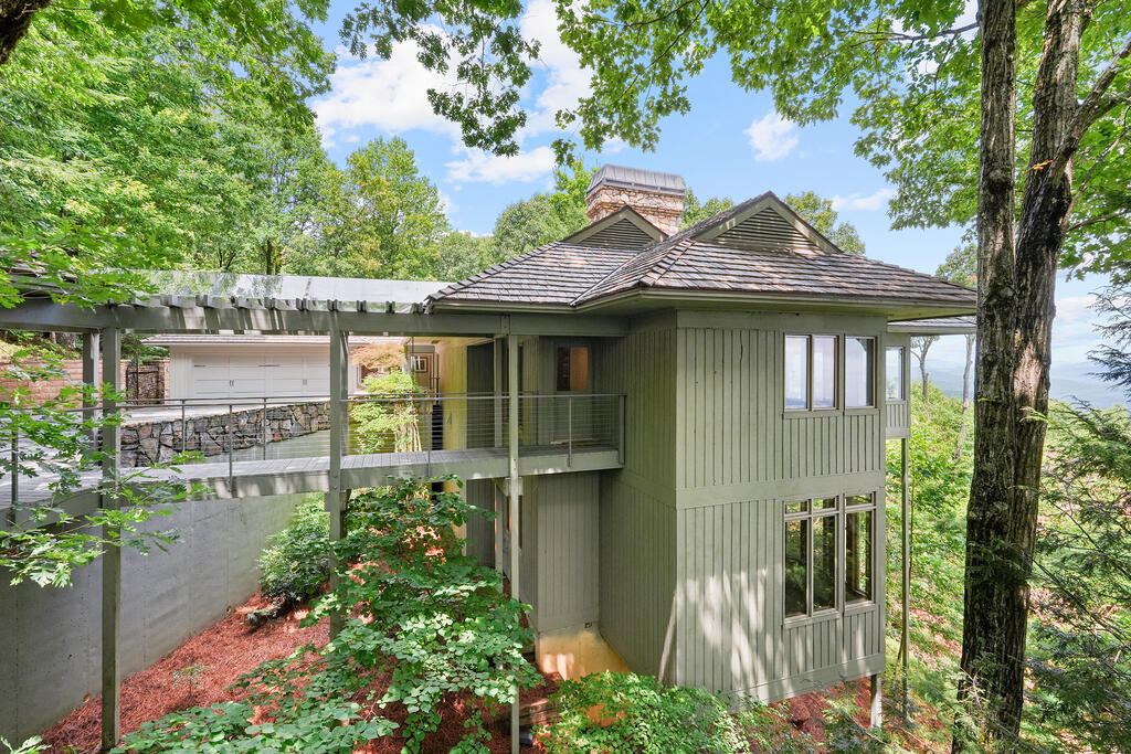 202 Sanderlin Mountain Drive Property Photo 4