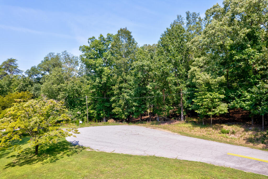 3824 James Ed Road Property Photo 6