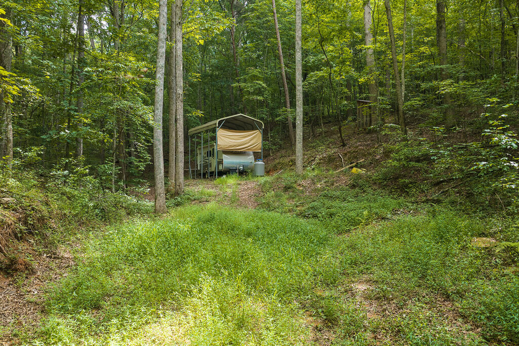 300 Sumac Lane Property Photo 6