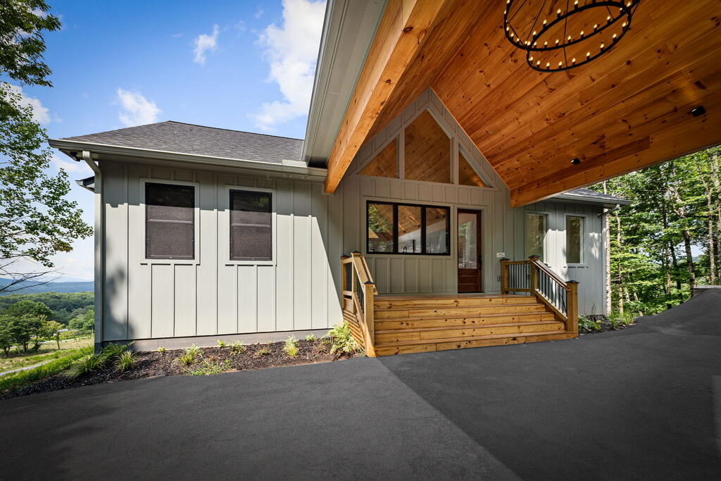 261 Big Valley Drive Property Photo 2
