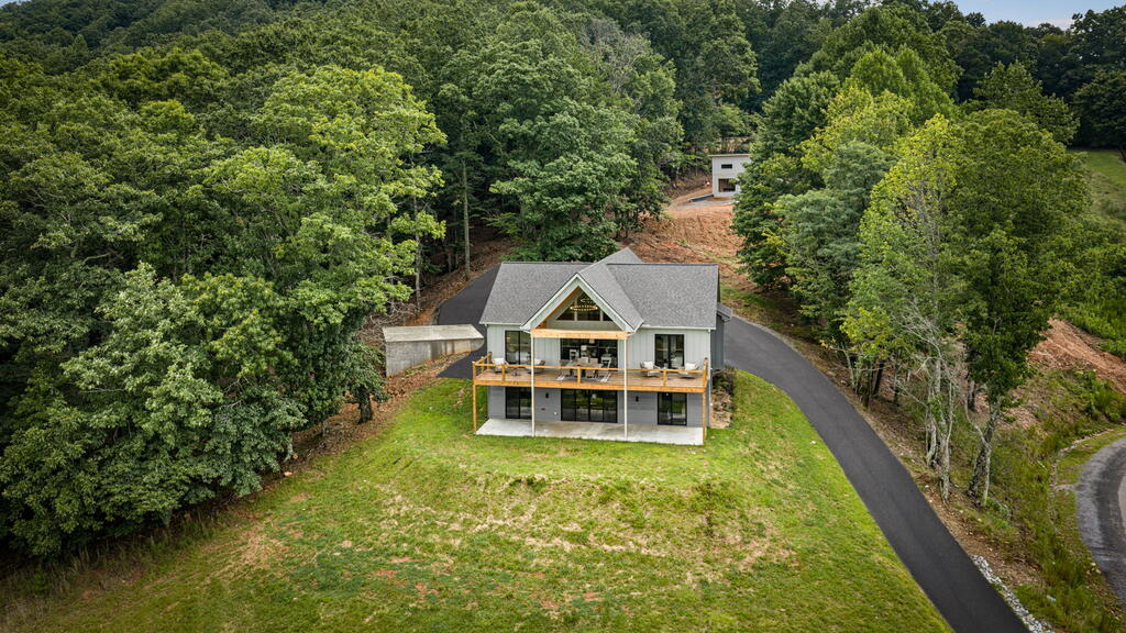 261 Big Valley Drive Property Photo 3