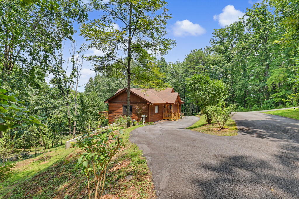 210 Majestic Drive Property Photo 4