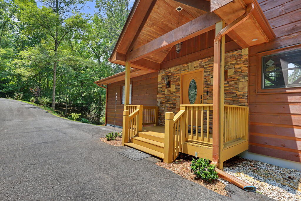 210 Majestic Drive Property Photo 7