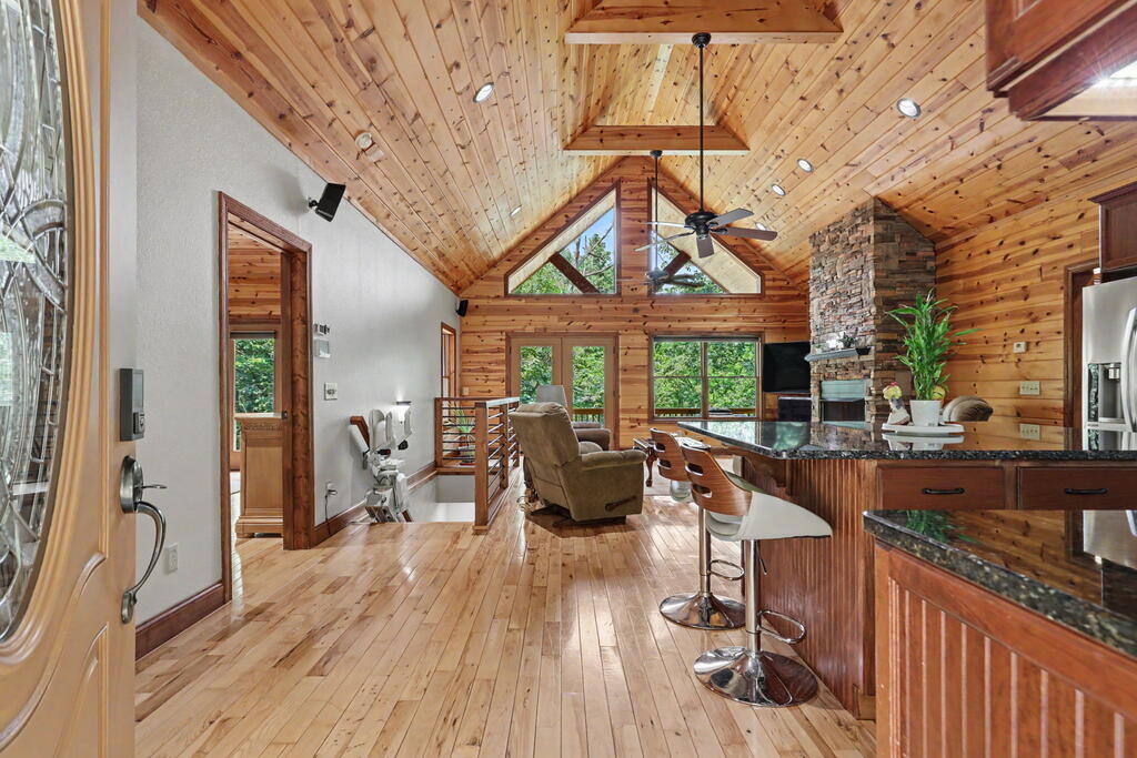 210 Majestic Drive Property Photo 9