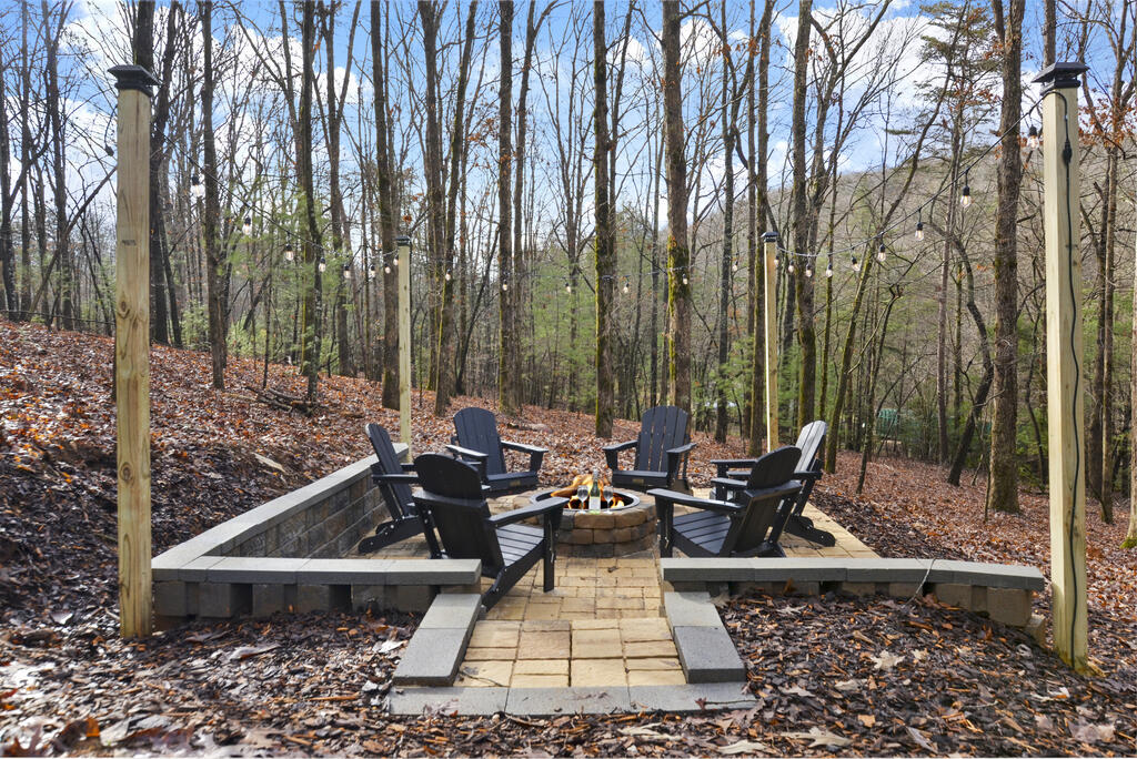 136 Fox Run Drive Property Photo 6
